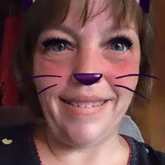 Meet your Posher, Vicki - Picture 1 of 1